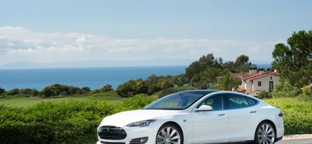 Tesla: prosegue la battaglia legale con l'imprenditore cinese che registrò il marchio