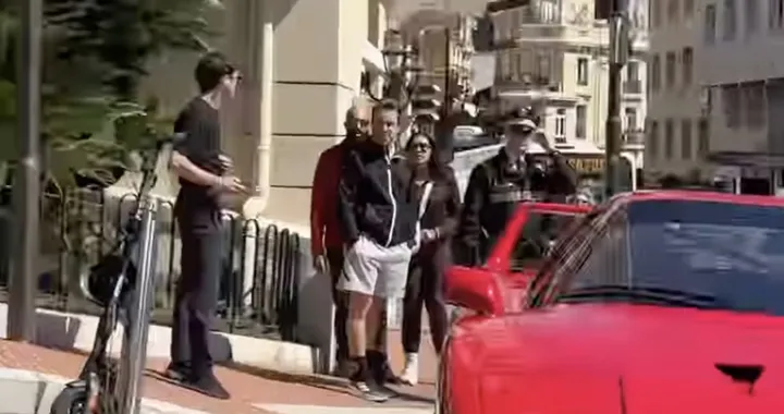 Alonso tradito dalla sua Ferrari F40: stop improvviso nel traffico di Monaco