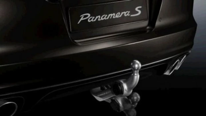 Porsche Panamera: non manca il gancio traino