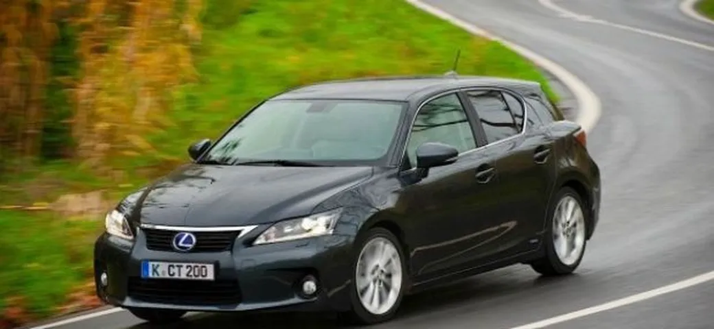 Lexus CT200h: prova su strada