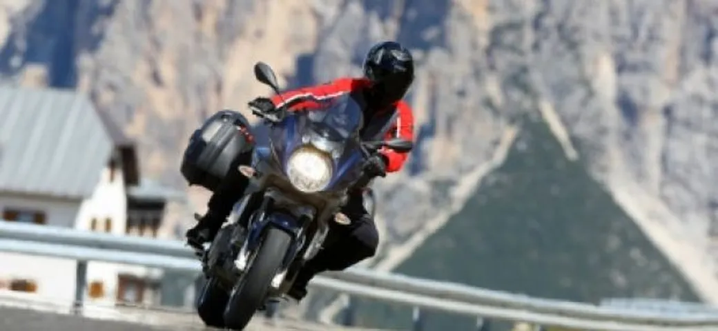 Test Aprilia Mana 850 GT, l’insospettabile