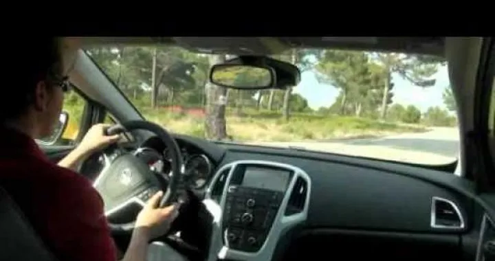 Opel Astra GTC: il primo video ufficiale