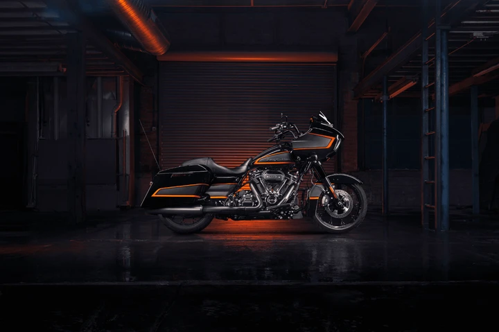 harley-davidson-livree-apex-factory-custom-paint