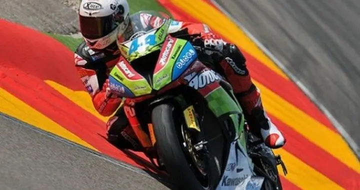 WSS, Silverstone: la "verdona" di David Salom conquista la pole davanti all'armata Honda. Scassa soltanto 11°.