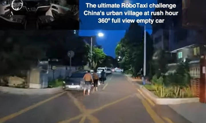 Prototipo di auto a guida autonoma stupisce nel caos [Video]