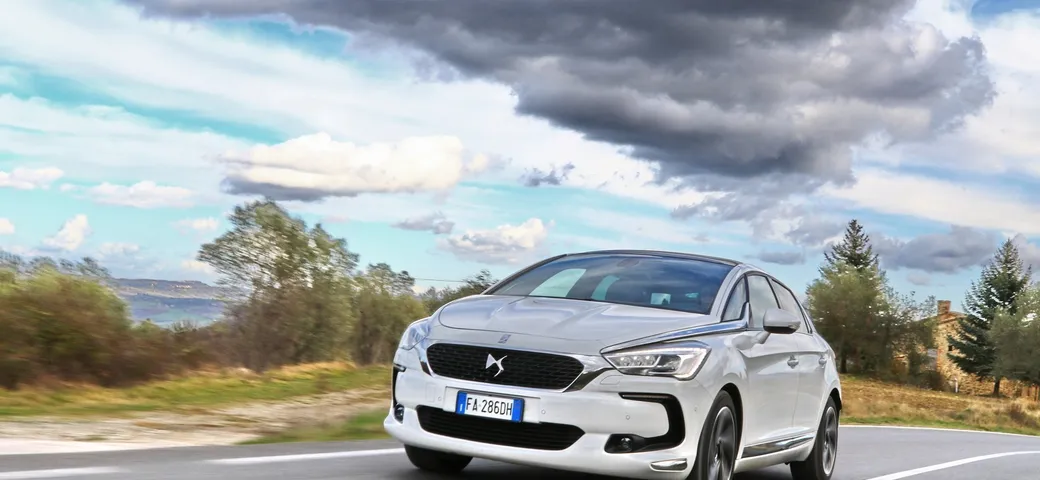 DS 5 Hybrid4: il video test