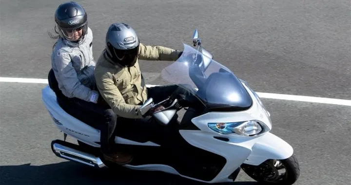 Suzuki Burgman 400 con manutenzione compresa nel prezzo