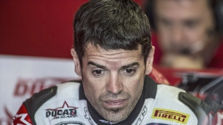 SBK, Ducati: operazione riuscita per Carlos Checa