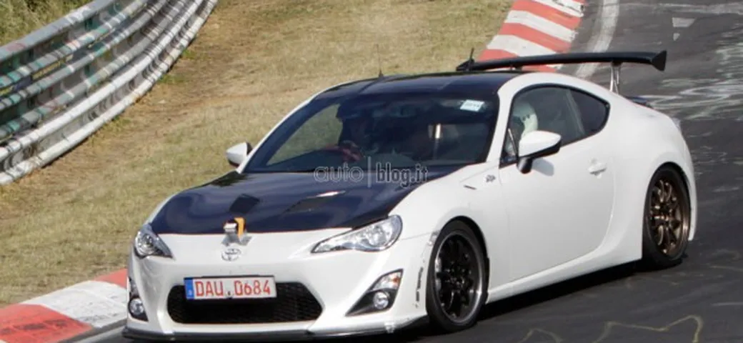 Toyota GT86 Turbo: foto spia al Nurburgring