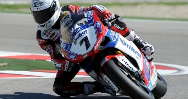 SBK, Imola: Checa conquista anche Gara2 e fa "doppietta"