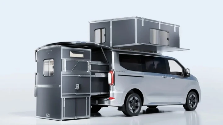 Il camper che si piega e scompare: cucina, bagno e camera da letto sul tetto