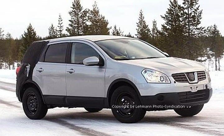 Prime foto della Nissan Qashqai passo lungo