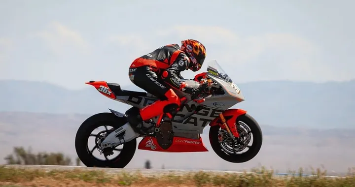 Lightfighter Racing: la superbike elettrica che sfida e batte le moto a benzina