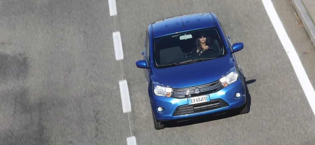 Suzuki lancia il suo primo diesel: ha 2 cilindri e 48 CV