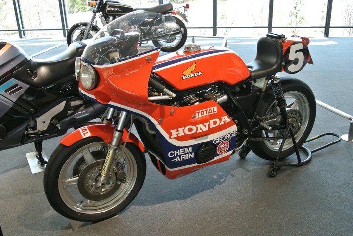 Honda Racing Corporation e BMW M GmbH: tricolori da corsa