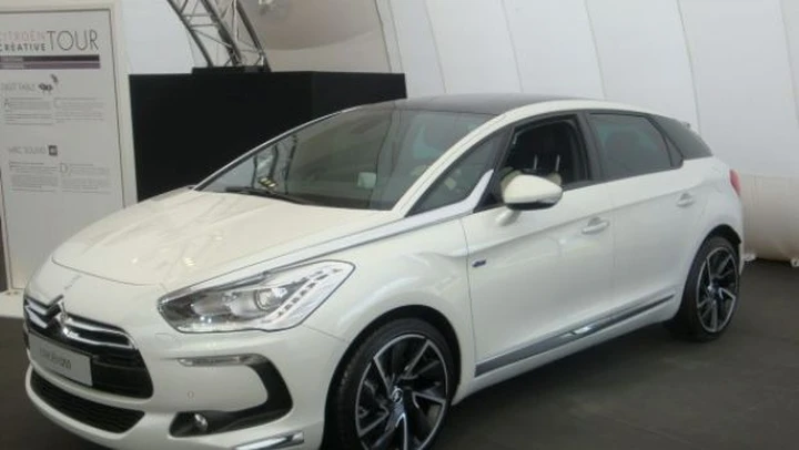 Citroen DS5 Hybrid4: immagini dal vivo