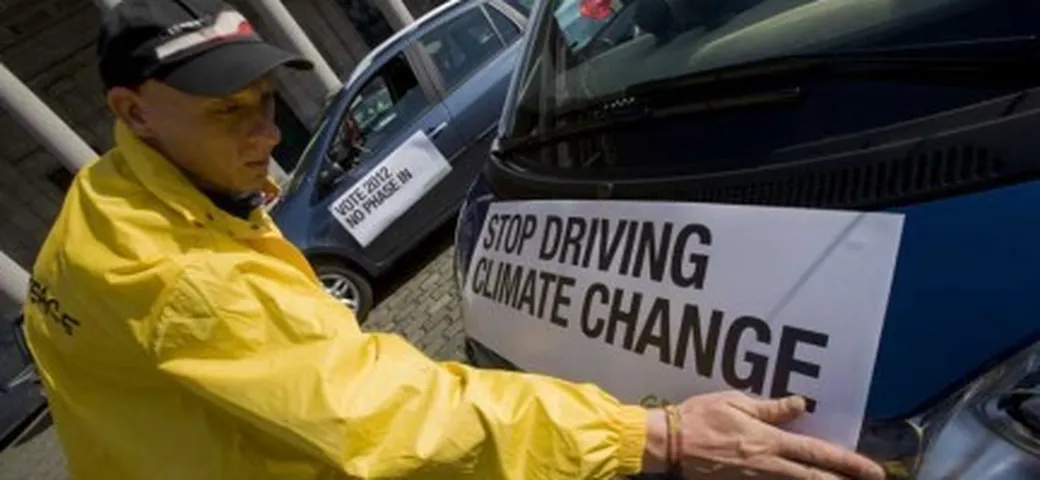 Politica: il Parlamento Europeo conferma il limite di 130 g/km di CO2 per il 2012