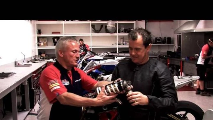 Agente 001 John McGuinness 