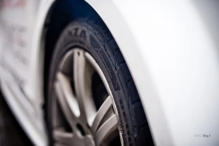 Bridgestone Potenza Adrenalin RE002