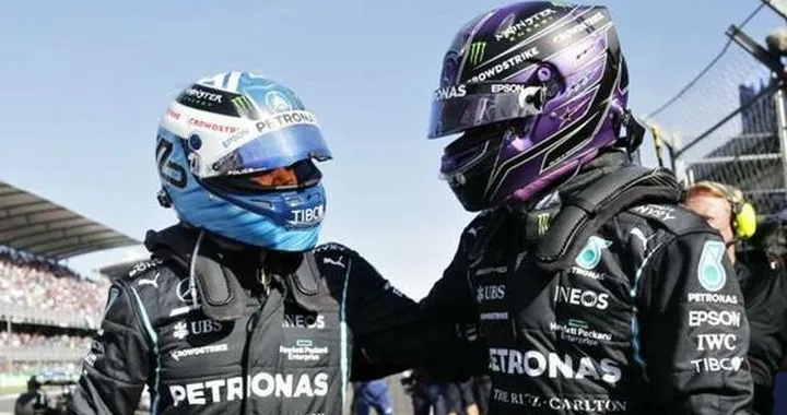 F1: Hamilton difende il suo compagno Bottas