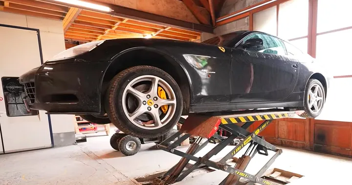 Compra una Ferrari V12 a 20.000 euro, poi arriva il conto dei ricambi