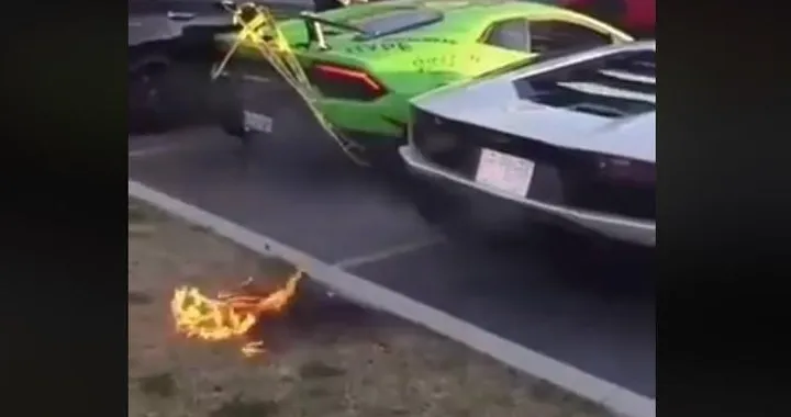 Lamborghini Aventador: sputa fuoco e brucia un prato [Video]