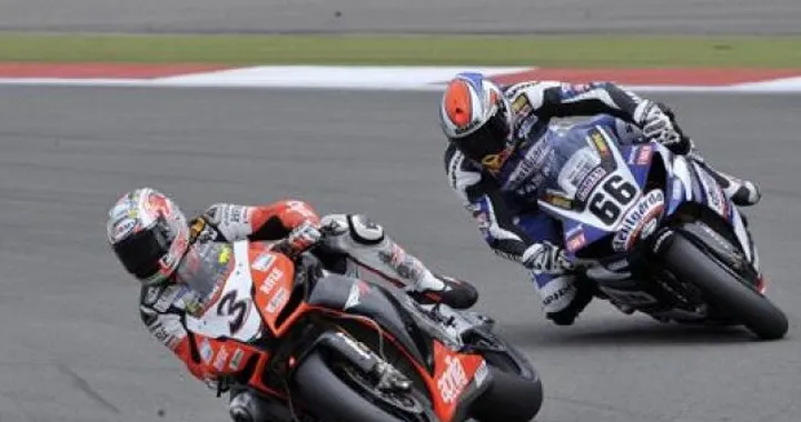 SBK: Biaggi in gran forma, ma Simoncelli è in scia