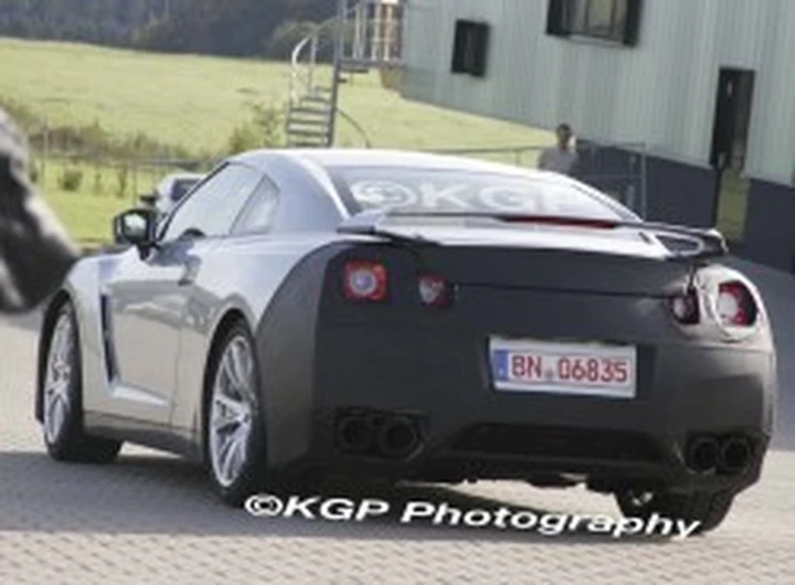 Nissan Skyline GT-R - dettagli sul motore VR38 e sul prezzo