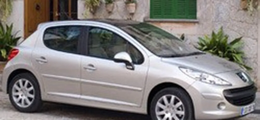 Un giudizio francese sulla Peugeot 207: molte luci, qualche ombra