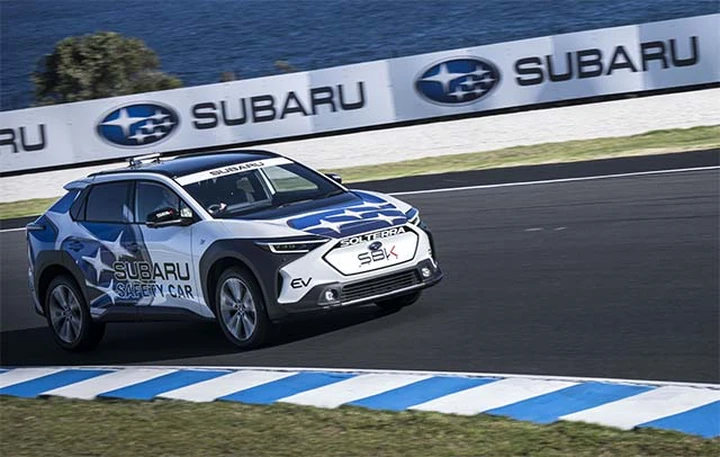 Subaru Solterra debutta come Safety Car elettrica nel WorldSBK a Donington Park