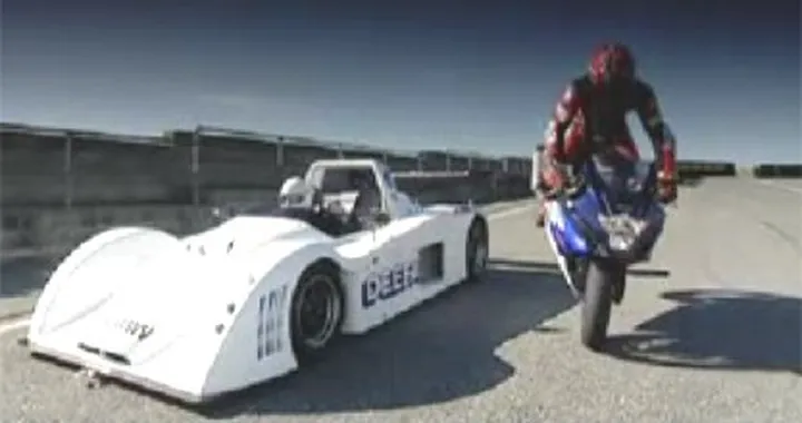 Video Suzuki GSX-R vs Westfield