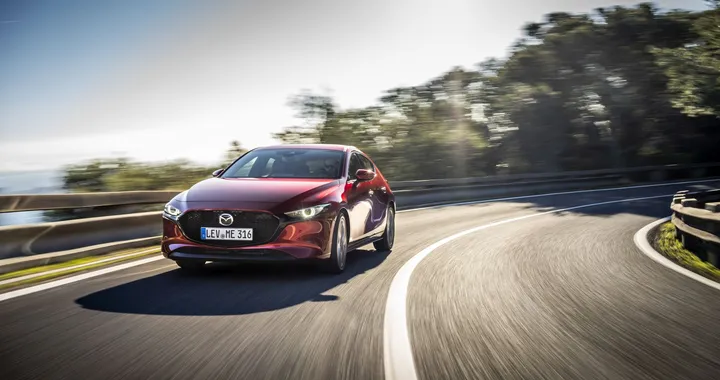 Mazda 3: al debutto la nuova motorizzazione SkyActiv-X