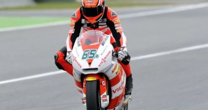 Moto2: Stefan Bradl vince al Montmelò. Sul podio anche Marquez ed Espargarò