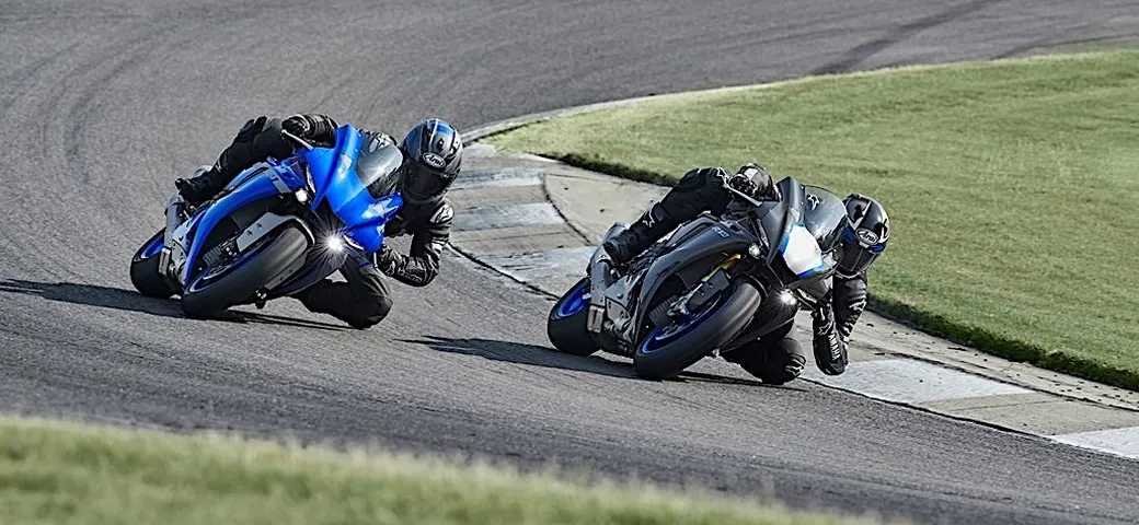 Yamaha svela le nuove YZF-R1 e YZF-R1M