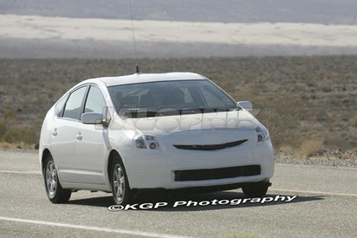 Foto spia: Toyota Prius model year 2008