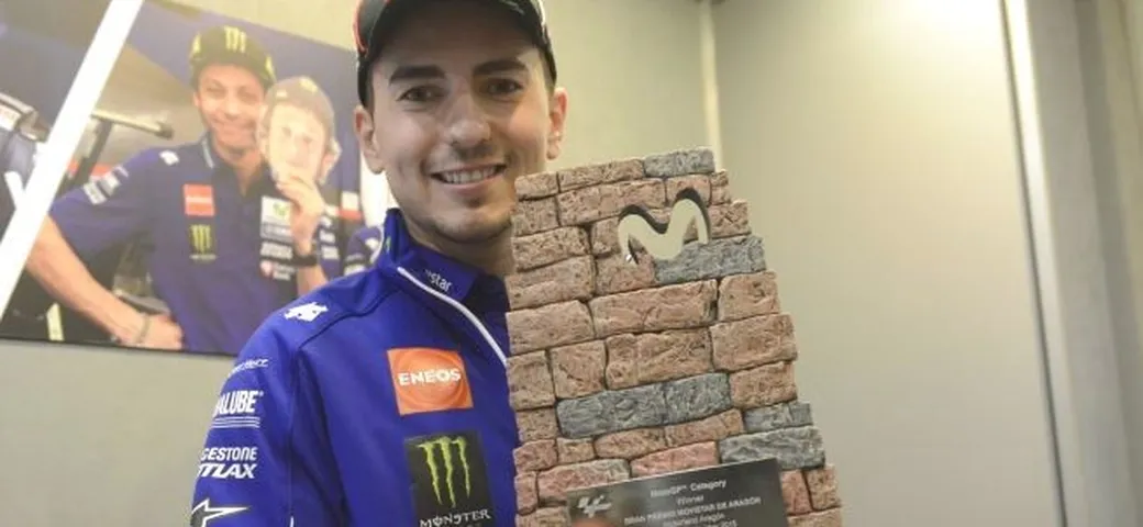 MotoGP: il trofeo di Aragon disegnato da Jorge Lorenzo