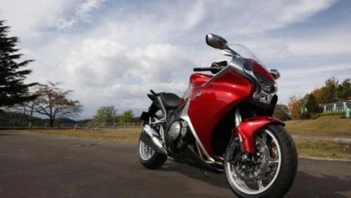 In arrivo la Honda VFR1200F a 15.500 euro f.c.