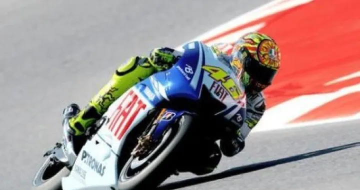 MotoGP a Montmelò: Rossi vince in un duello all'ultima curva