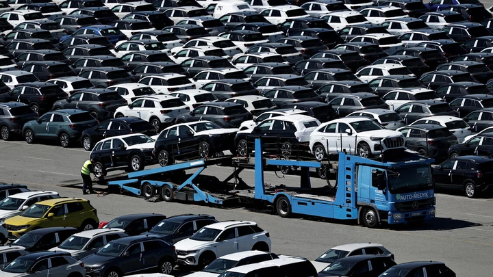 Incentivi auto elettriche, il governo valuta: attesa per la revisione delle aree Istat