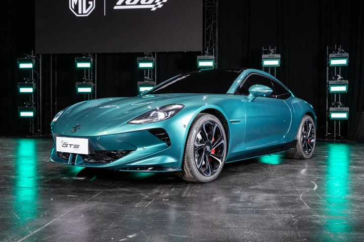 MG festeggia il centenario al Salon Privé 2024