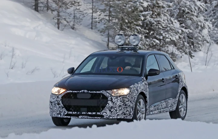 Nuova Audi A1: foto spia della inedita allroad
