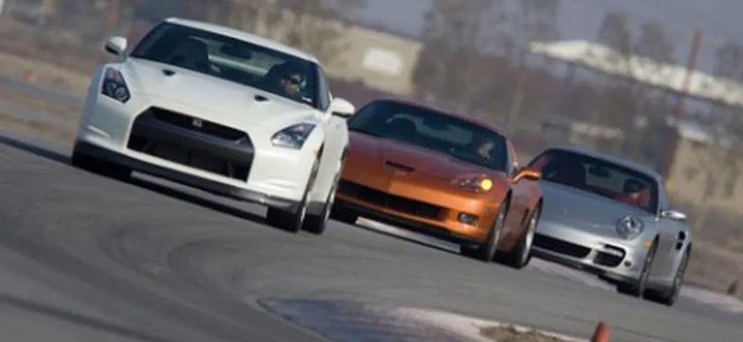 Scontro fra giganti: Porsche 911 Turbo, Corvette Z06 e Nissan GT-R