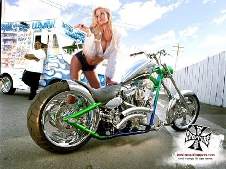 Sexy Bikers: bellezze da desktop