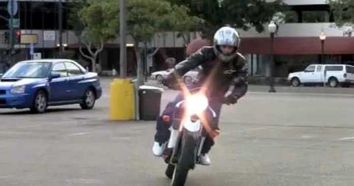 StuntBums Stunt Bike Setup: Leah Petersen