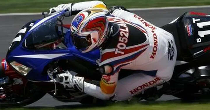 8 ore di Suzuka: pole per Carlos Checa, Toseland 4°!