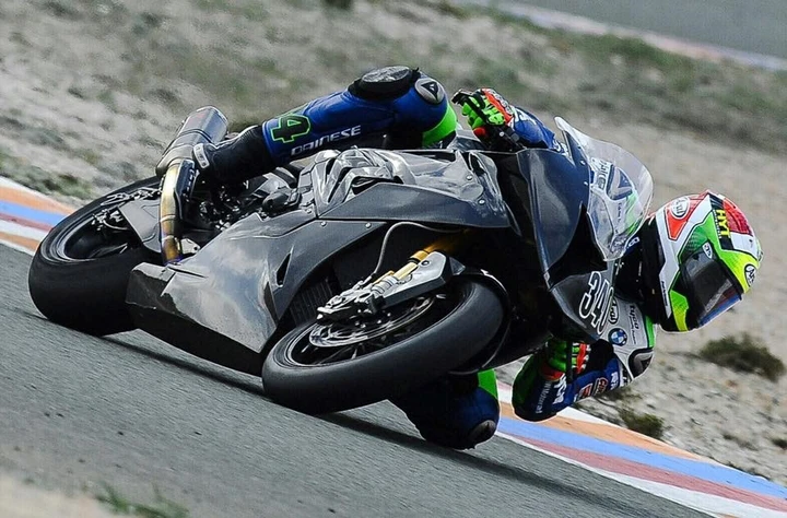 Davide Giugliano, test a Cartagena sulla BMW HP4-R