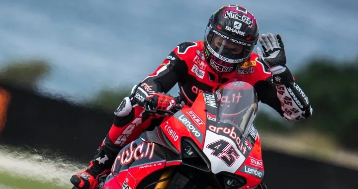 SBK Australia: Redding stacca tutti nel Day-1