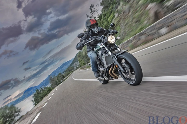 Yamaha XSR 700 2016: non è hipster, è heritage!