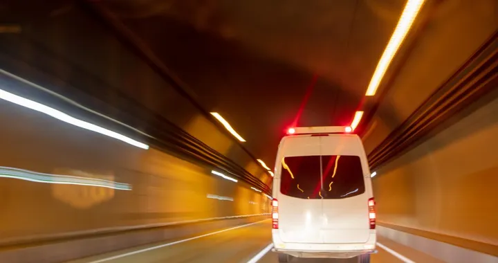 Come i giovani che hanno bevuto in discoteca evitano di mettersi al volante: il servizio