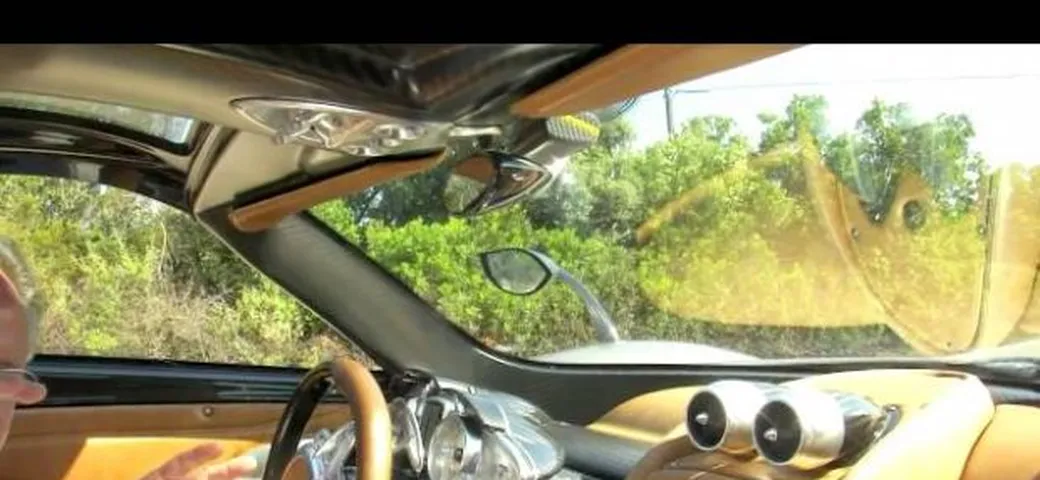 Pagani Huayra: video su strada con Horacio Pagani